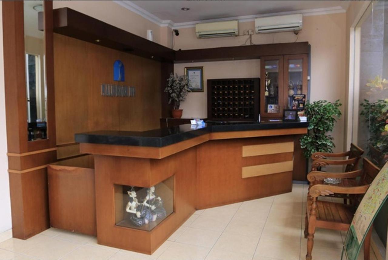 Malioboro Inn Hotel Джокьякарта Экстерьер фото
