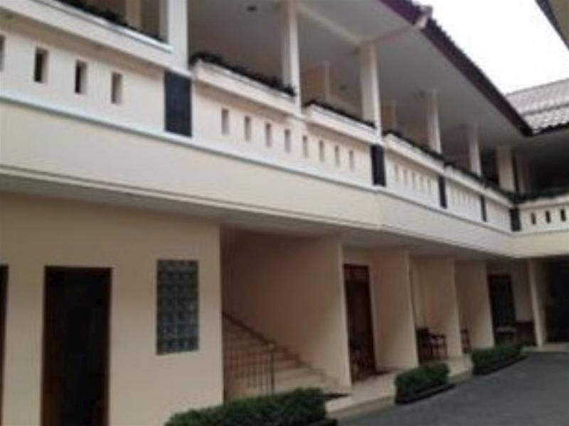 Malioboro Inn Hotel Джокьякарта Экстерьер фото