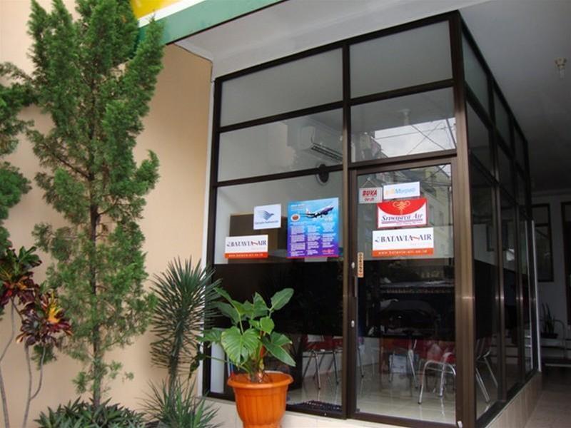 Malioboro Inn Hotel Джокьякарта Экстерьер фото