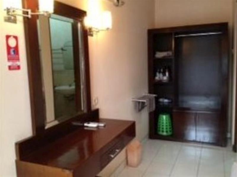 Malioboro Inn Hotel Джокьякарта Экстерьер фото