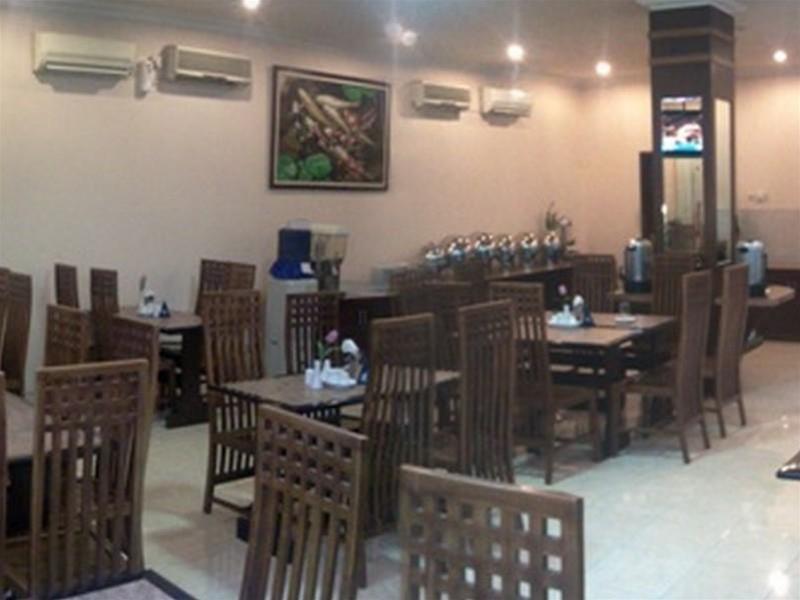 Malioboro Inn Hotel Джокьякарта Экстерьер фото